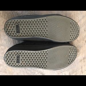 Vans leather/suede top lace up shoes.